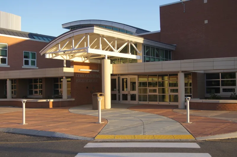 Photograph of the entrance to Lyme Old Lyme High School